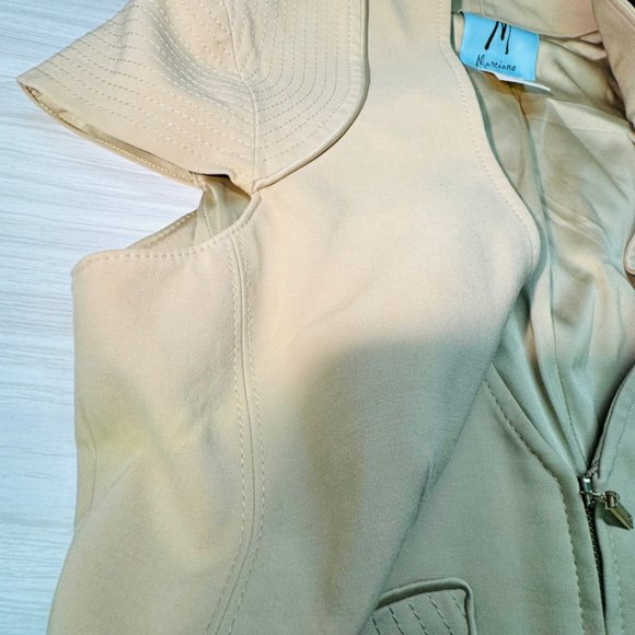 Marciano Blazer Women 10 Tan Deep V Zip Front Gold Studs Cap Sleeves Peplum Back - Picture 8 of 12